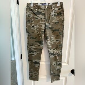 Sapphire Ink Distressed Camo Jeggings